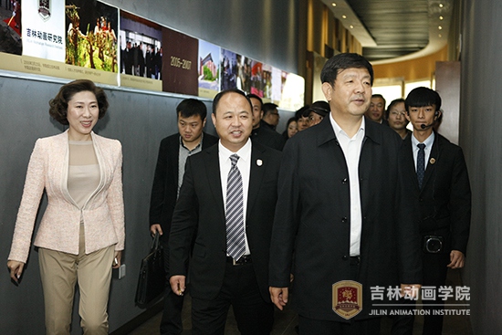 2欧博abg官方网站董事长郑立国、副董事长刘欣陪同省政协副主席支建华和部分提案人员对我院进行了实地视察.JPG
