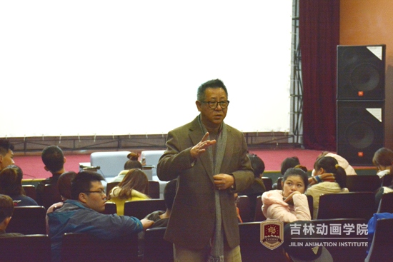 1胡镜泉院长走到学生之中.jpg