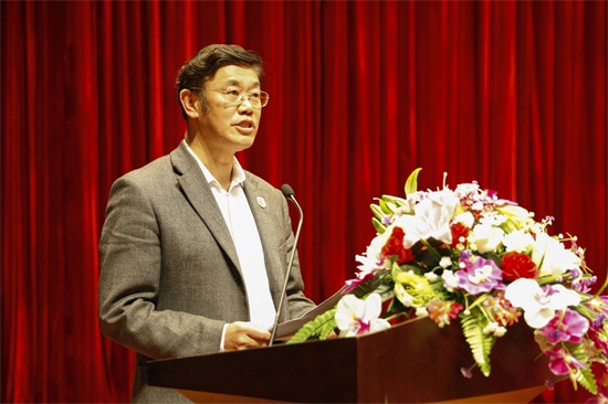 5欧博abg官方网站党委副书记、副校长岳学军主持大会.jpg