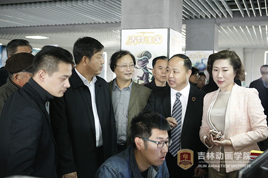 6支建华副主席深入吉林禹硕影视传媒股份有限公司,与生产创作人员亲切交流,详细了解了动画生产创作情况。.JPG