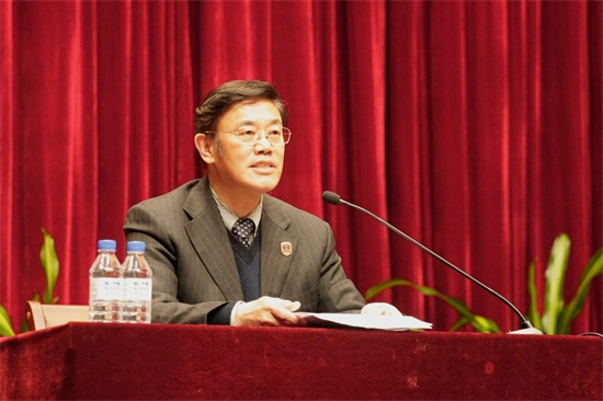 2学院党委副书记、副院长岳学军主持大会.jpg